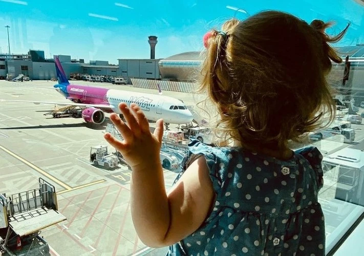 Wizz Air London Luton Hungarian passengers