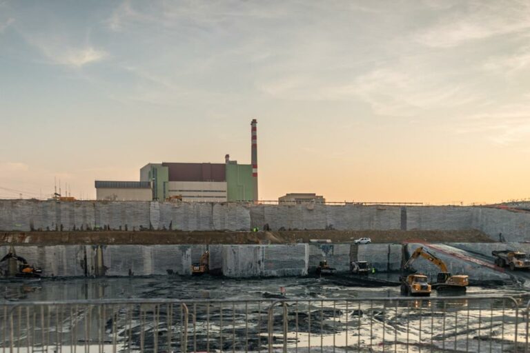 Csárdi visit Paks Hungarian Atomic Energy Authority